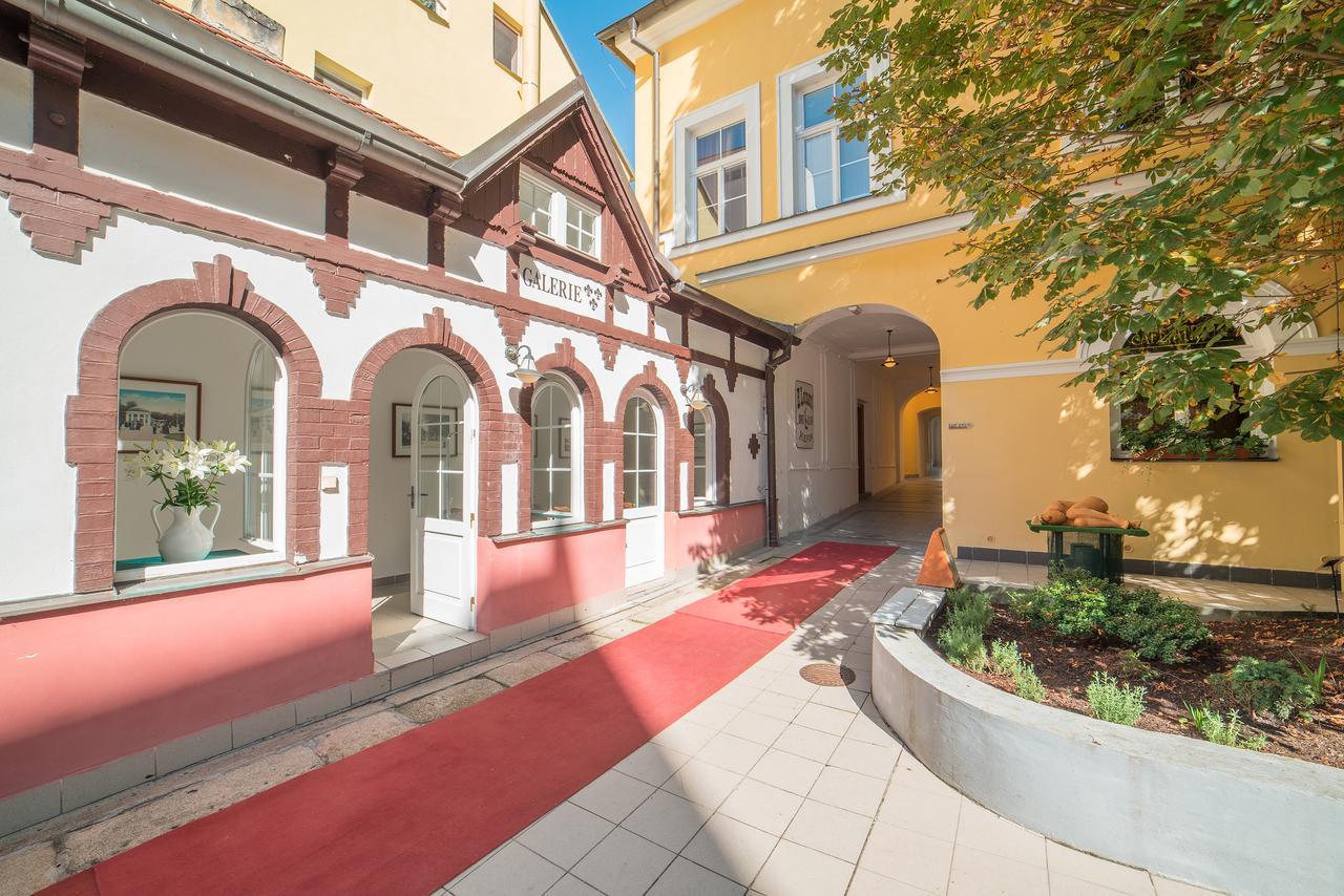 Hotel Three Lilies Inkl Aquaforum Františkovy Lázně Exterior foto