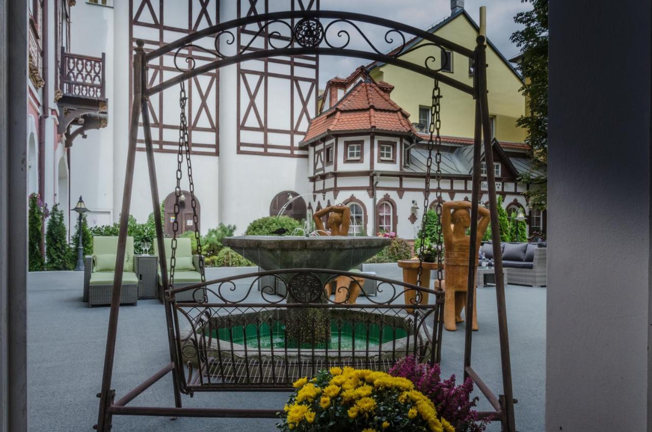 Hotel Three Lilies Inkl Aquaforum Františkovy Lázně Exterior foto
